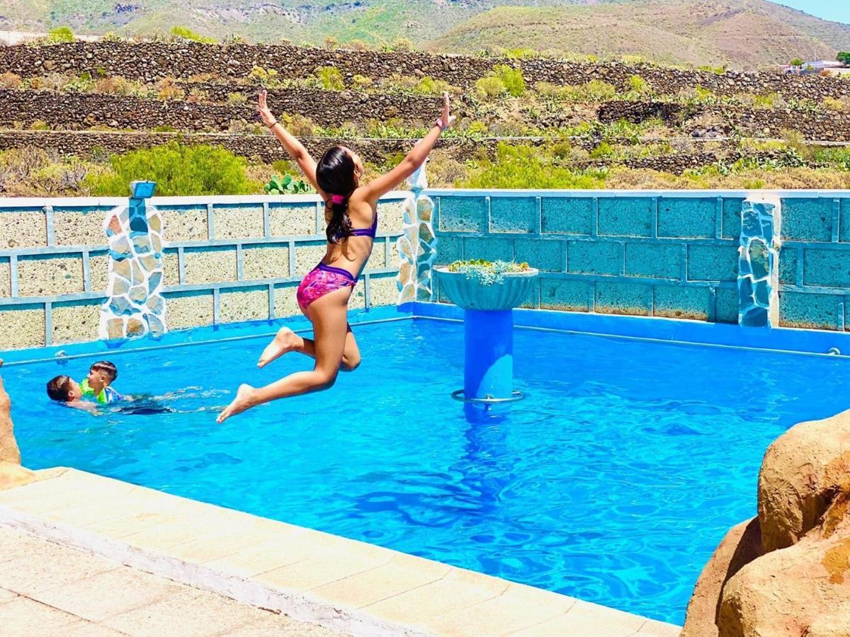 Amani Suite Con Jacuzzi Climatizado Y Piscina Buzanada Exterior photo