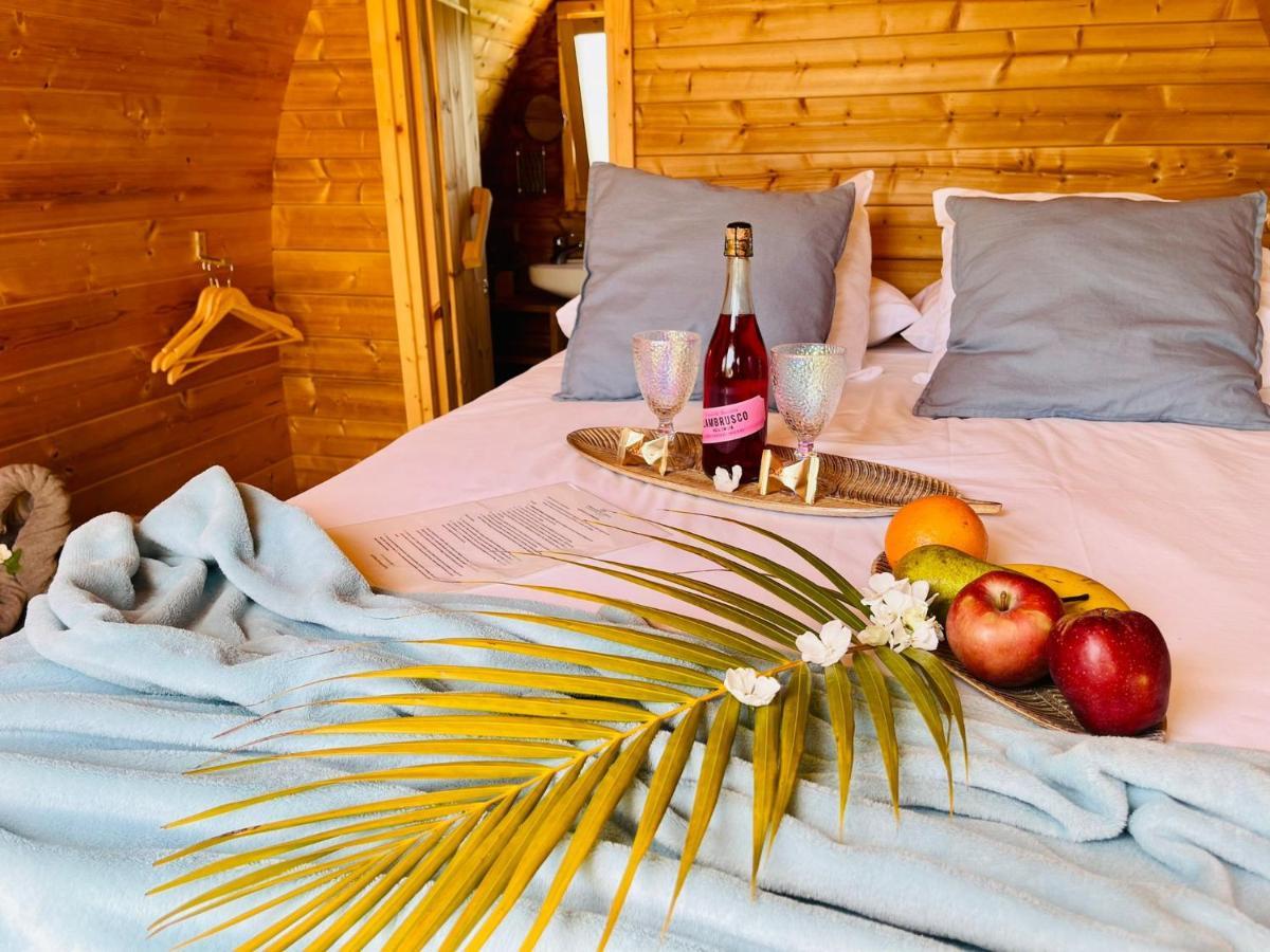 Amani Suite Con Jacuzzi Climatizado Y Piscina Buzanada Exterior photo