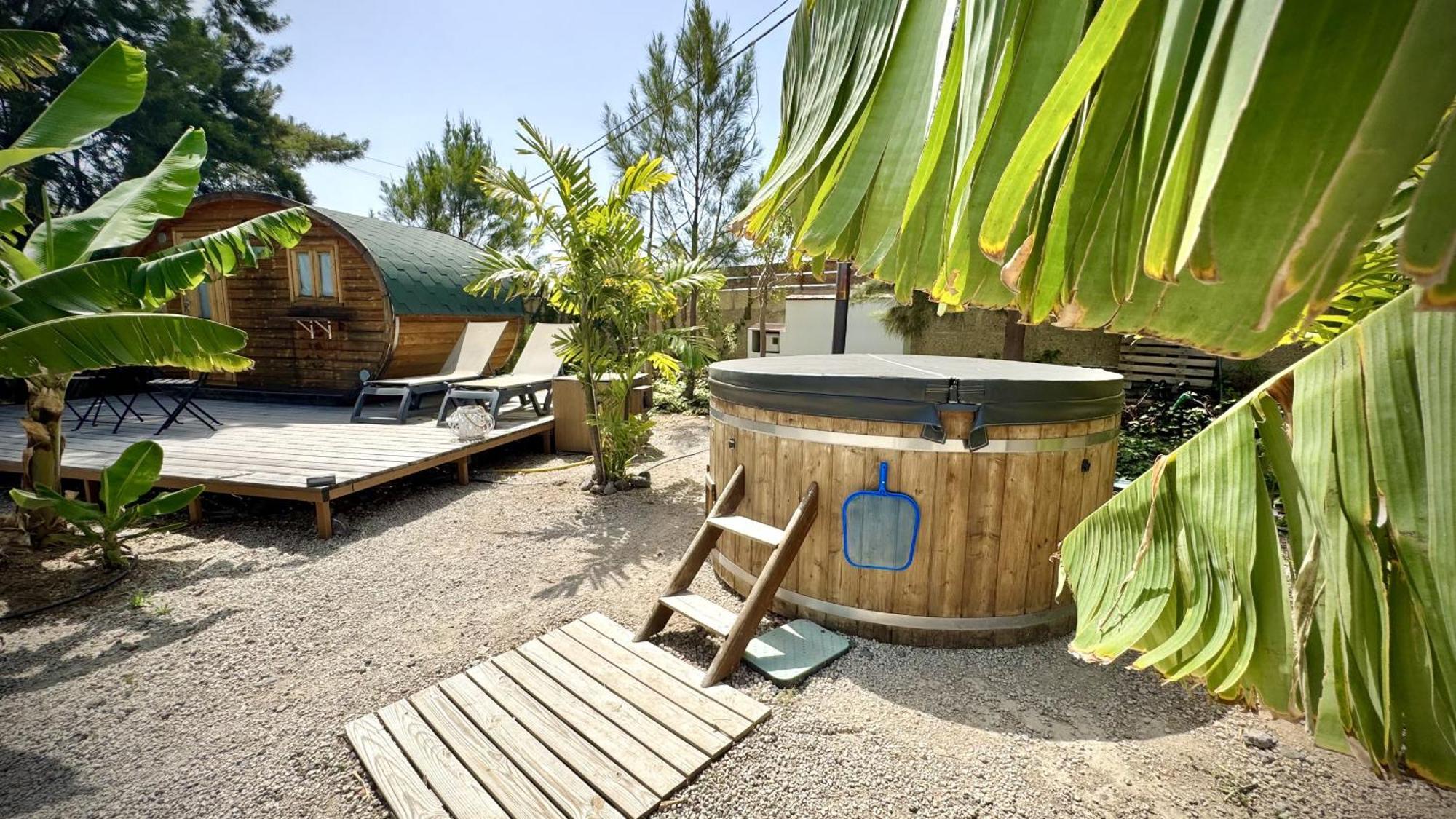 Amani Suite Con Jacuzzi Climatizado Y Piscina Buzanada Exterior photo