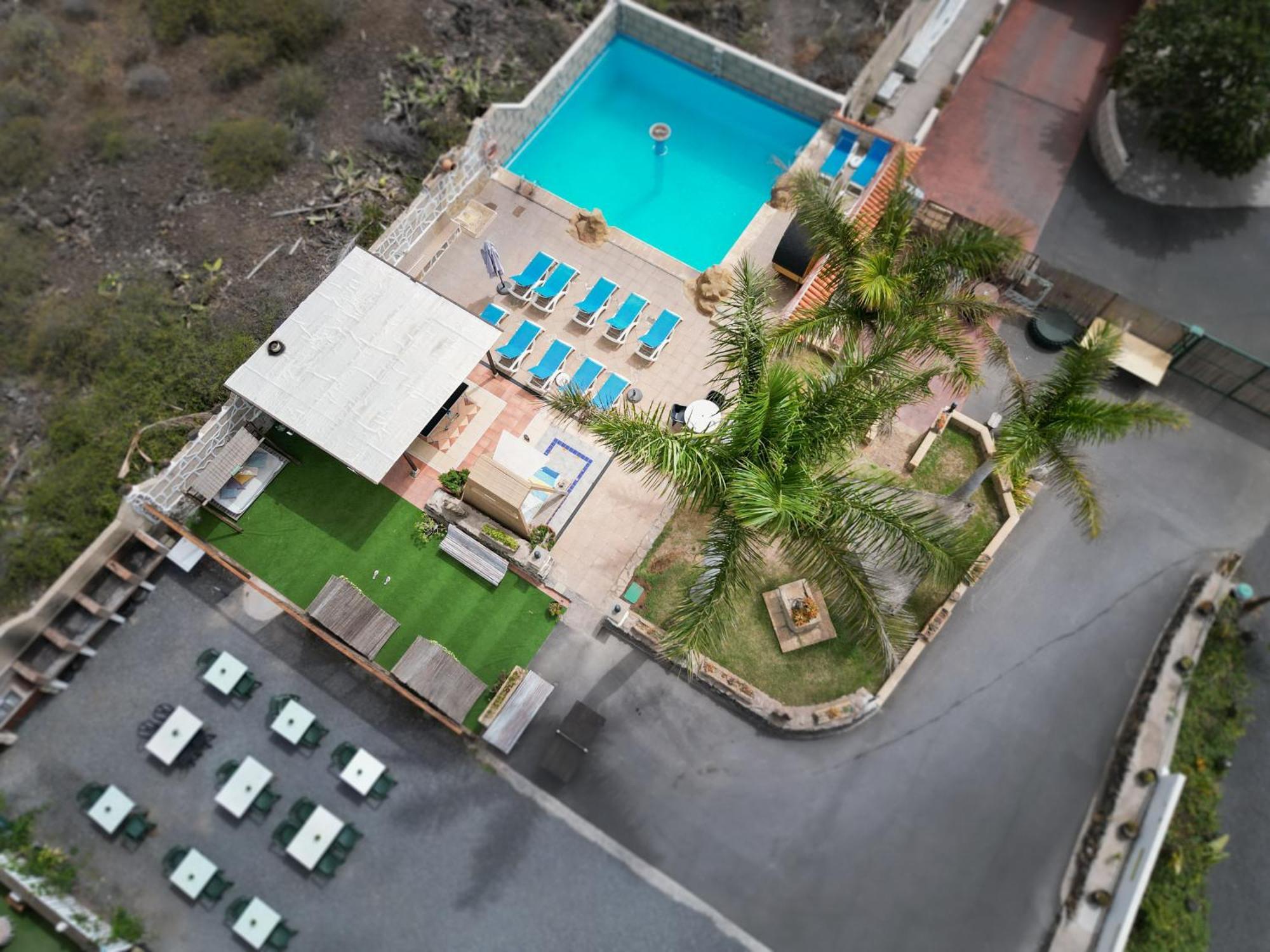 Amani Suite Con Jacuzzi Climatizado Y Piscina Buzanada Exterior photo